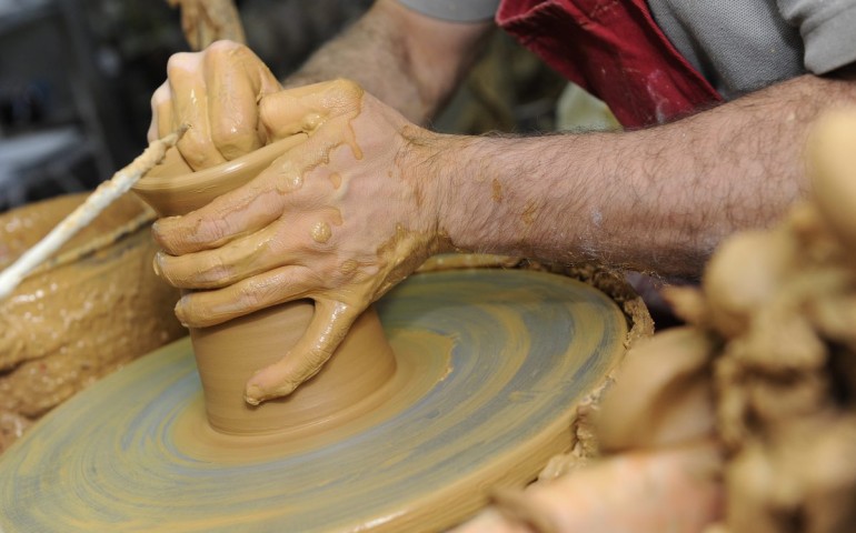 Spariscono botteghe e mestieri artigiani in provincia di Lecce